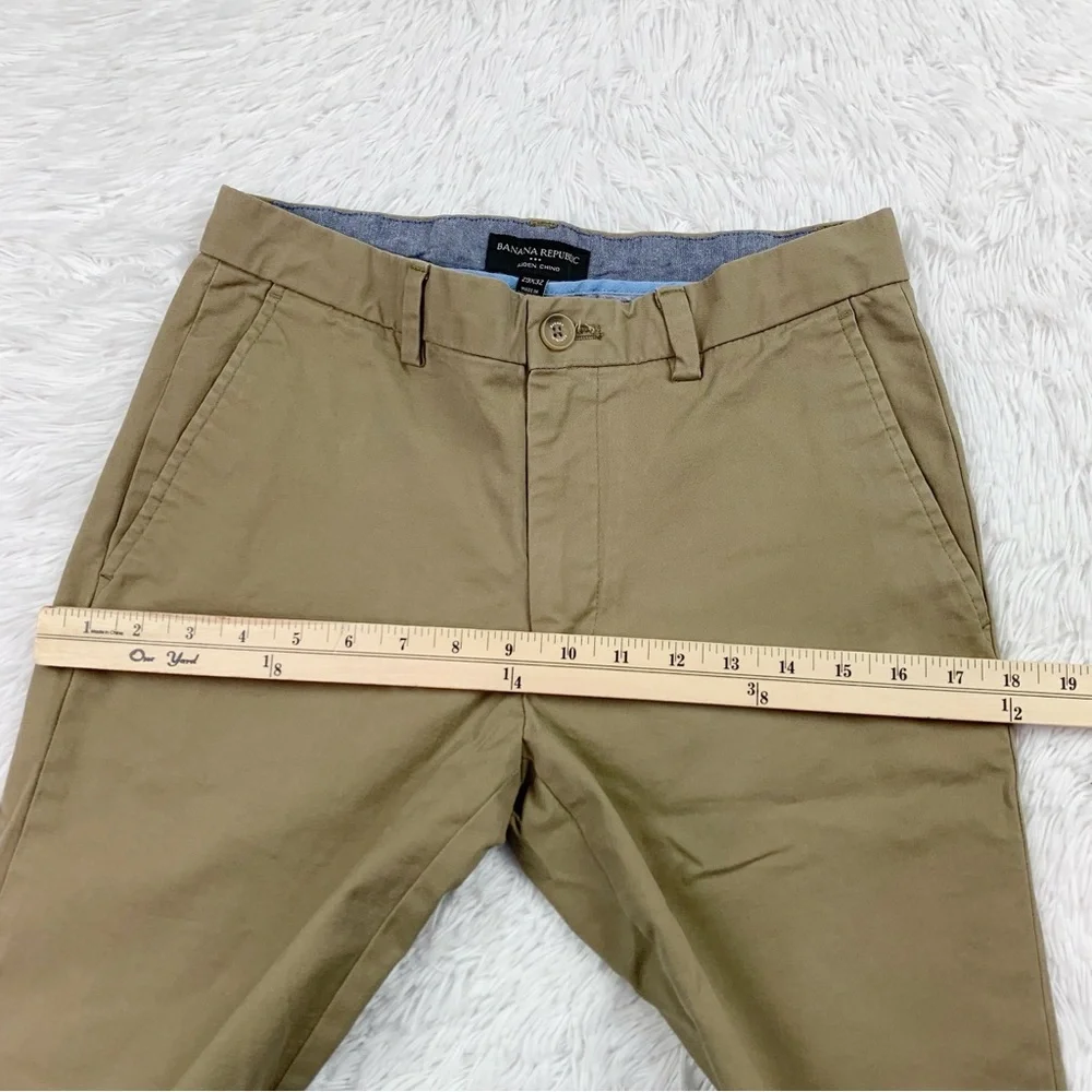 Banana Republic 28x32‎ Men's Aiden chino Pants slim fit in tan